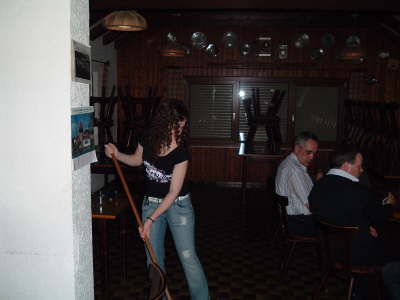 Erst wird sie geehrt und jetzt mu� sie kehren...