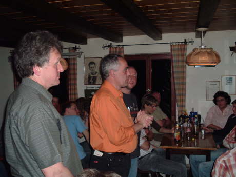 Vertreter von Gemeinde, Verein und Sponsor