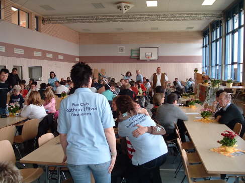 Die Halle f�llt sich