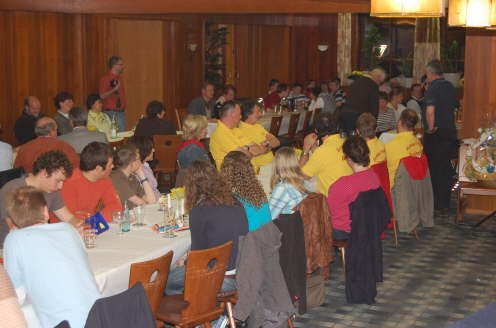 Voller Kronen - Saal