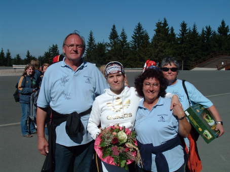 Kathrin mit den Fans aus Ihrer Heimatgemeinde