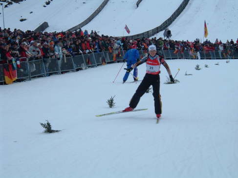 Kathrin winkt schon von Weitem