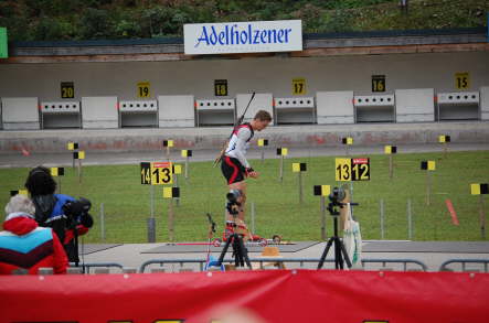 Christian im Stehendanschlag